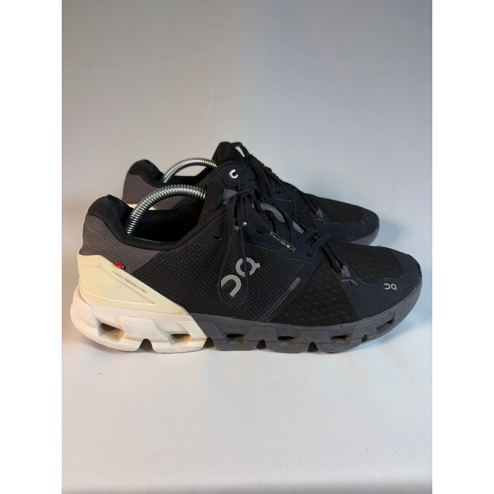 On Running Cloudflyer Mens 10 Black White Running Shoes 71.98677